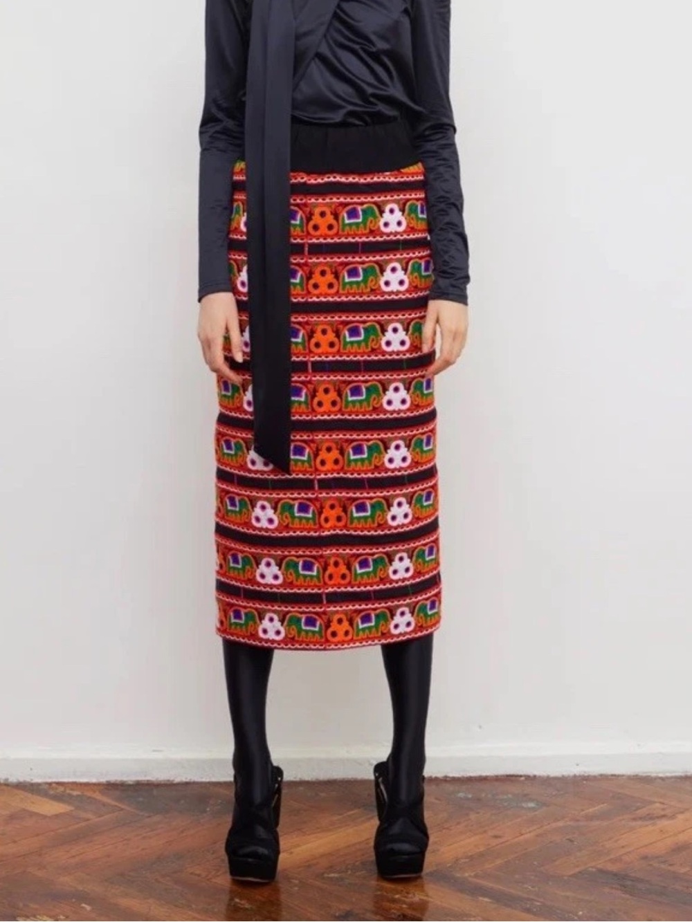 NWT Julia Allert Black-Waistband Multicolor Elephant Embroidered Midi Skirt Sz L